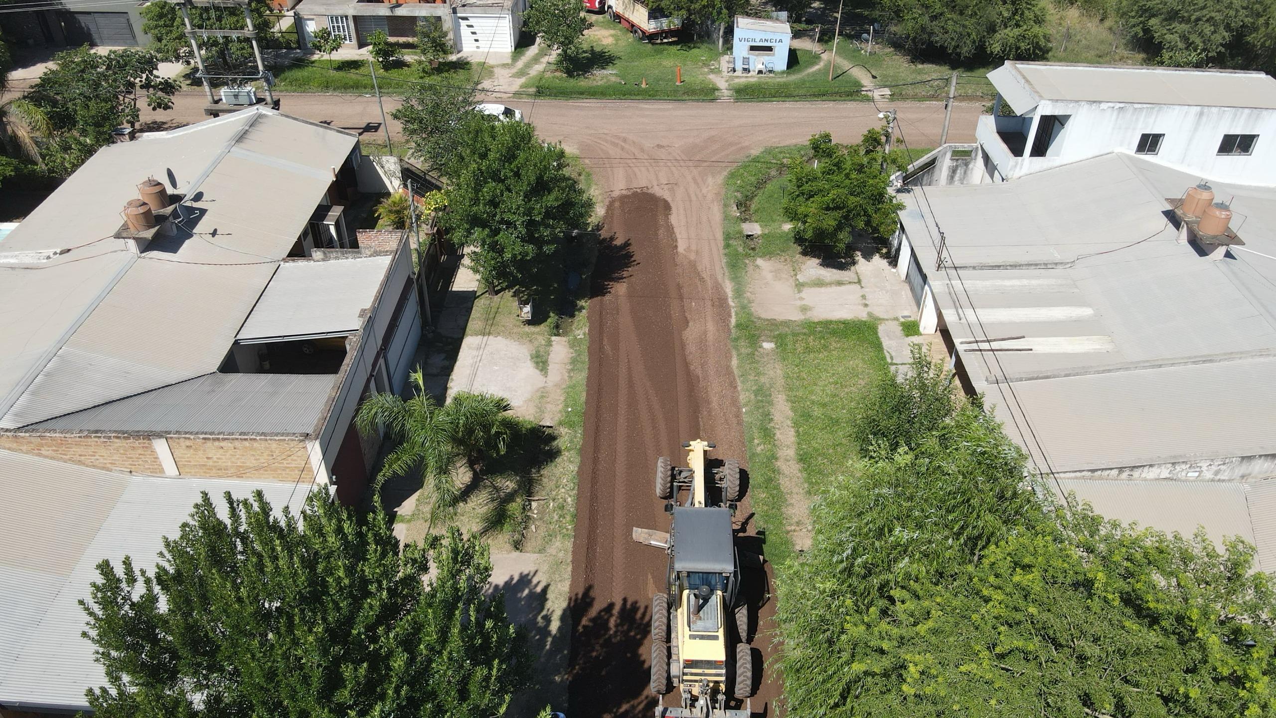 EL GOBIERNO PROVINCIAL FINALIZÓ EL ENRIPIADO EN MÁS DE 160 CUADRAS DE RESISTENCIA Y FONTANA.  