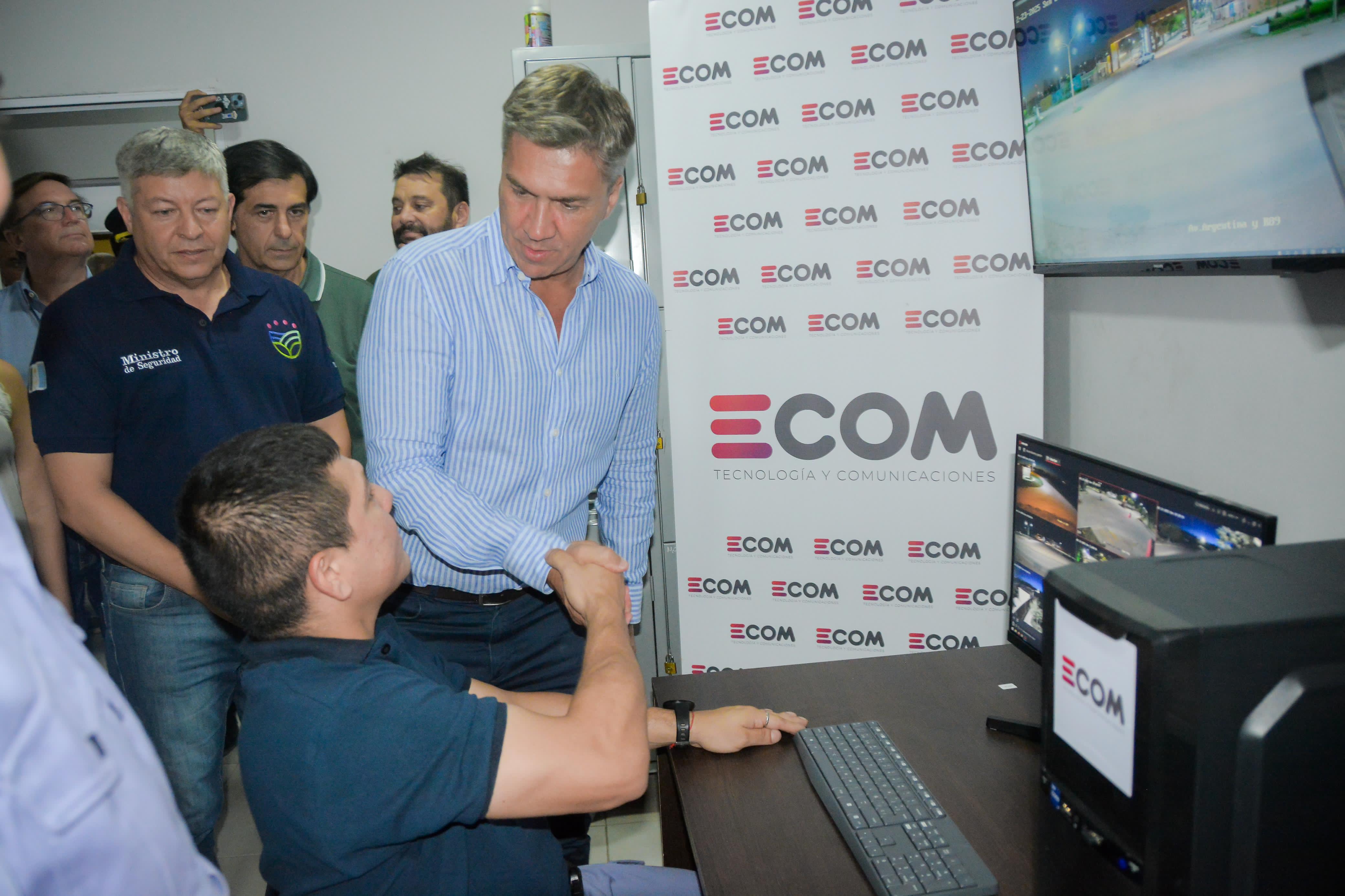 INAUGURACIÓN DEL CENTRO DE VIDEOVIGILANCIA PARA GANCEDO: “INCOROPORAMOS TECNOLOGÍA DE PUNTA PARA PREVENIR Y ESCLARECER DELITOS”- EXPRESÓ EL GOBERNADOR ZDERO.