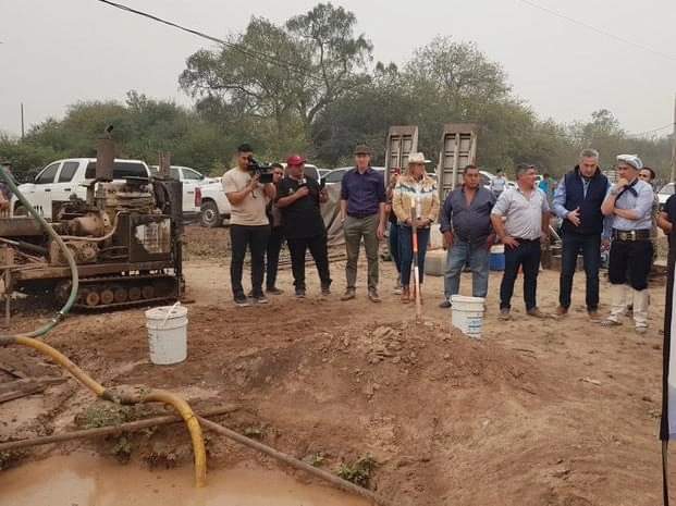 EL AGUA QUE CAMBIARÁ LAS VIDAS A PRODUCTORES EN EL PARAJE 4 DE FEBRERO EN MIRAFLORES.