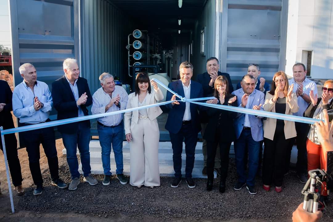 MÚLTIPLES OBRAS  PARA PAMPA ALMIRÓN: EL GOBERNADOR ZDERO INAUGURÓ UNA UPI, UNA PLANTA DE AGUA  POTABLE Y EL PASEO DEL BUEN TRATO AL ADULTO MAYOR.