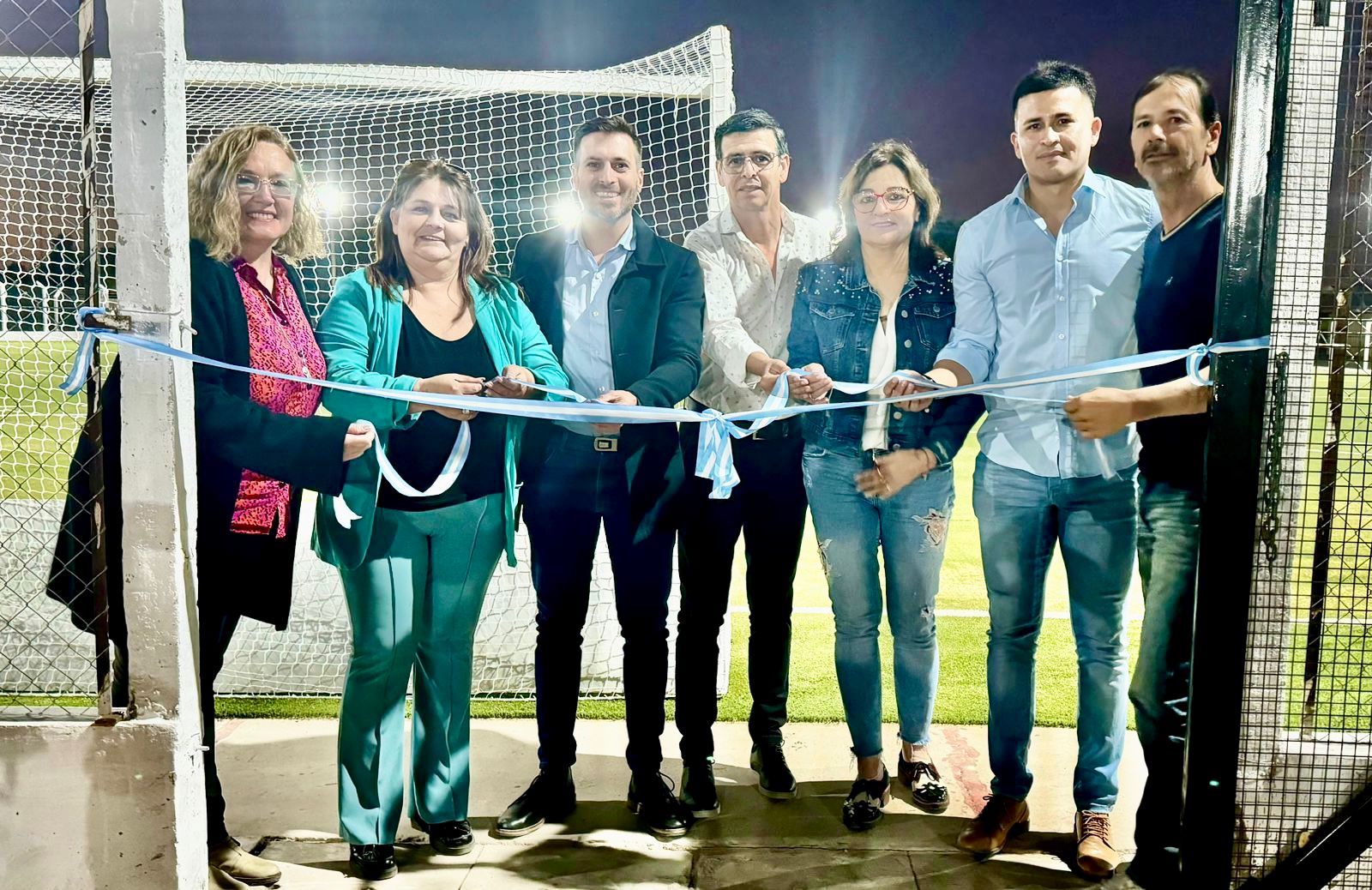 VILLA BERTHET: LOTERÍA CHAQUEÑA INAUGURÓ LA PRIMERA CANCHA DE HOCKEY DE CÉSPED SINTÉTICO EN EL SUDOESTE.