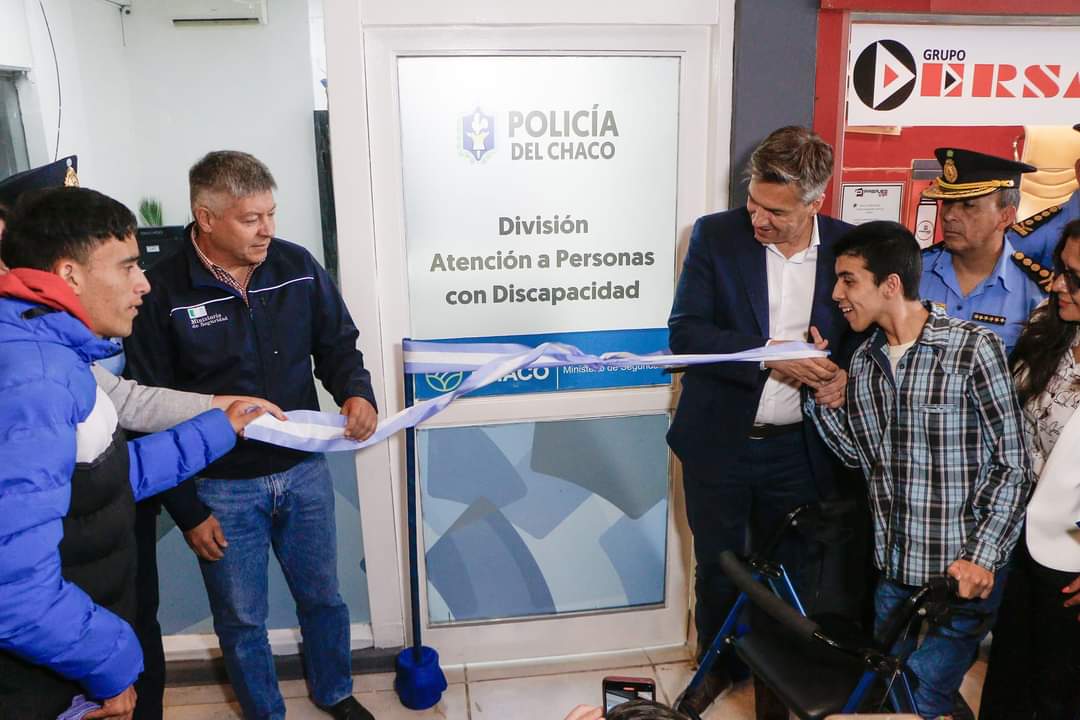 TERMINAL DE ÓMNIBUS DE RESISTENCIA: EL GOBERNADOR ZDERO INAUGURÓ DOS DIVISIONES POLICIALES PARA MÁS SEGURIDAD E INCLUSIÓN.