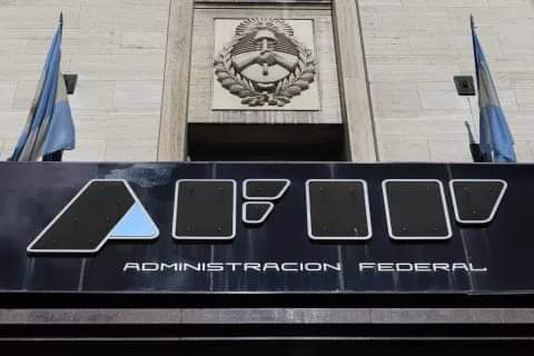 MILEI DISOLVIÓ LA AFIP Y SUS DEPENDENCIAS PASARON AL MINISTERIO DE ECONOMÍA.