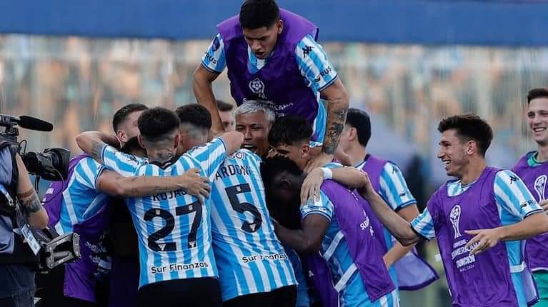 RACING SE CONSAGRÓ CAMPEÓN DE LA COPA SUDAMERICANA.