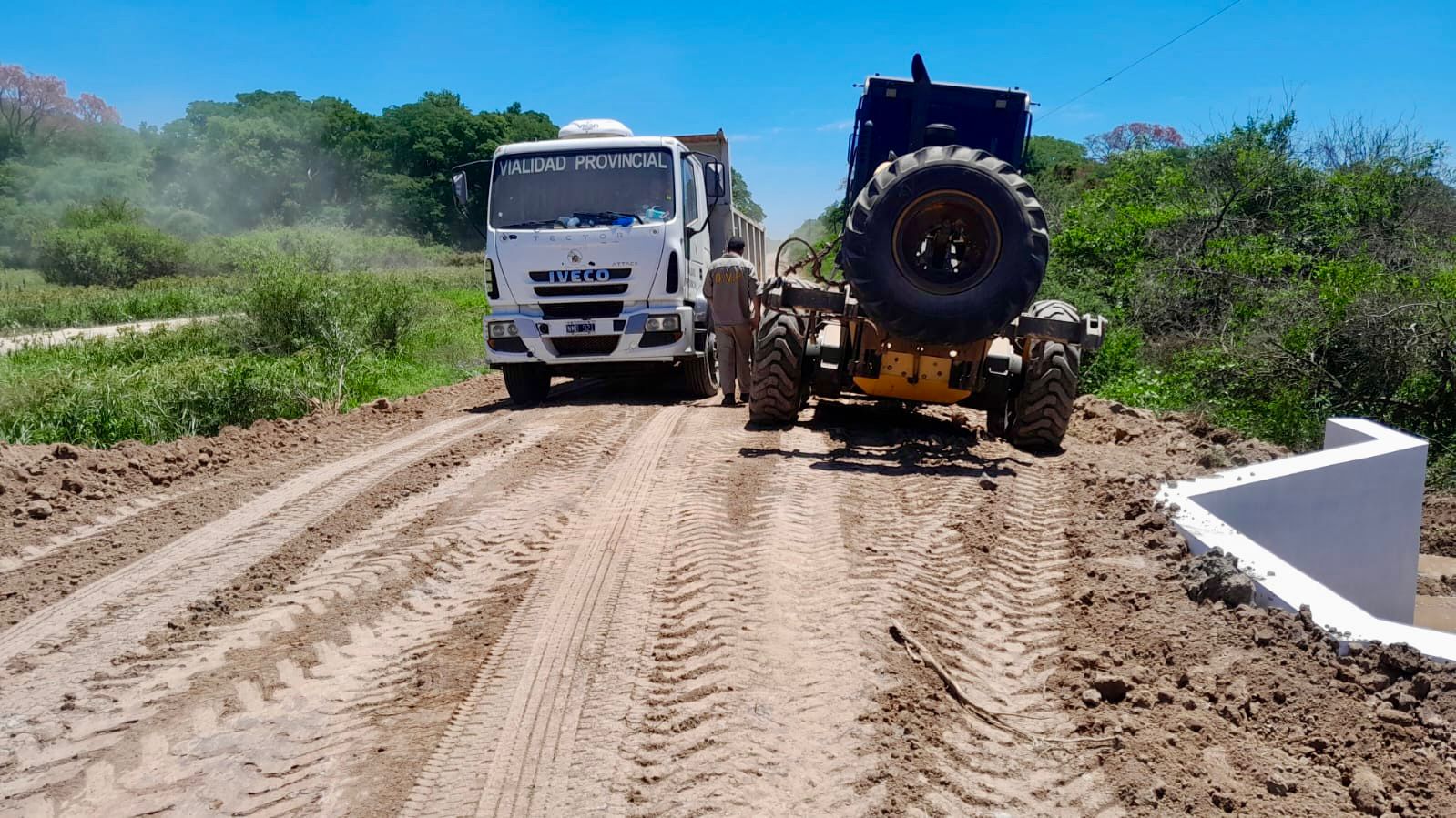 VIALIDAD PROVINCIAL TRABAJA EN LA CONSERVACIÓN DE RUTAS PROVINCIALES EN EL INTERIOR DEL CHACO.  