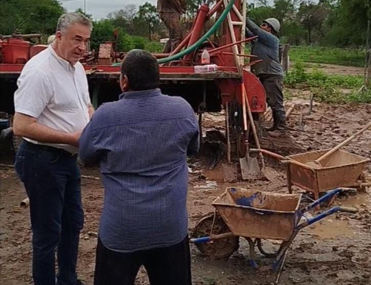 PARAJE 4 DE FEBRERO, MIRAFLORES: EL GOBIERNO PROVINCIAL PROVEERÁ AGUA DE PERFORACIÓN A PRODUCTORES DE LA ZONA.