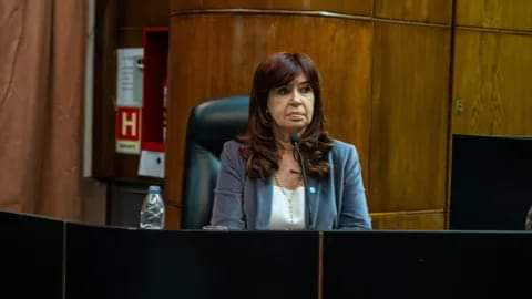 CRISTINA KIRCHNER ASEGURA QUE LA QUIEREN 