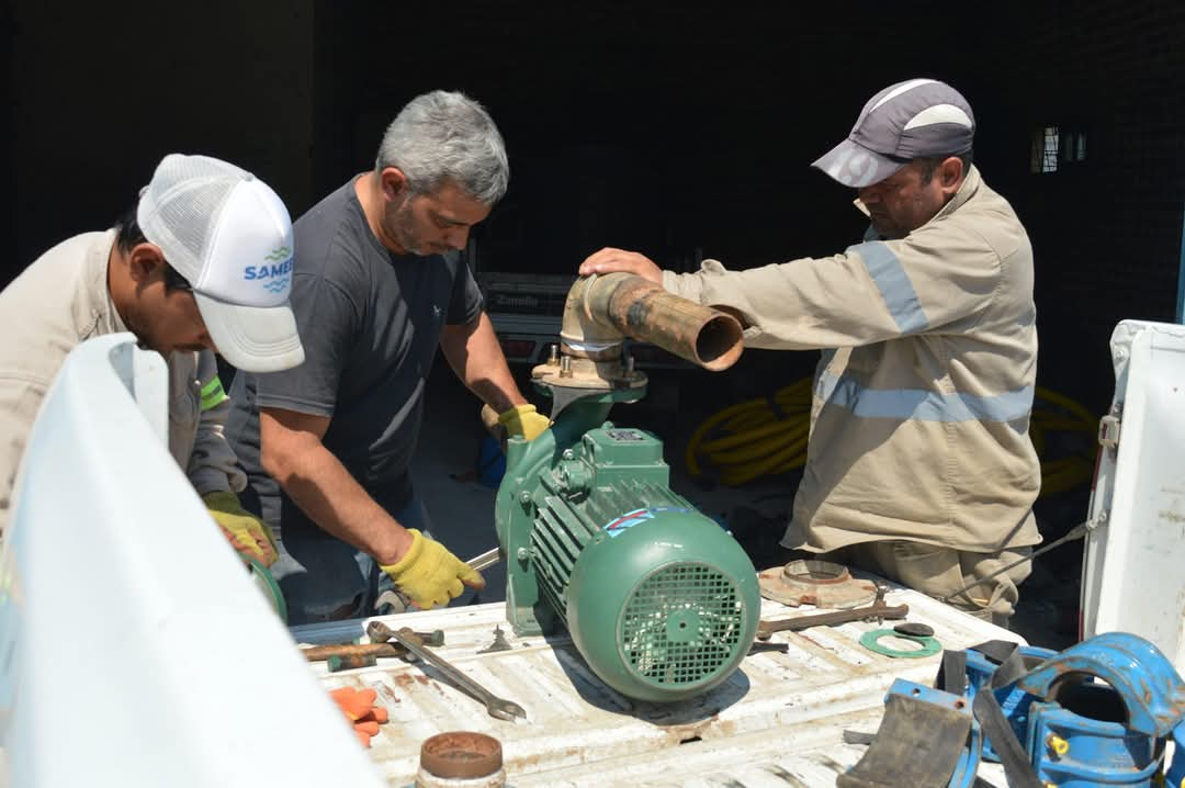 PUERTO BERMEJO: SAMEEP INSTALÓ UN SEGUNDO EQUIPO DE BOMBEO PARA GARANTIZAR SUFICIENTE CAUDAL DE AGUA POTABLE DURANTE EL VERANO.