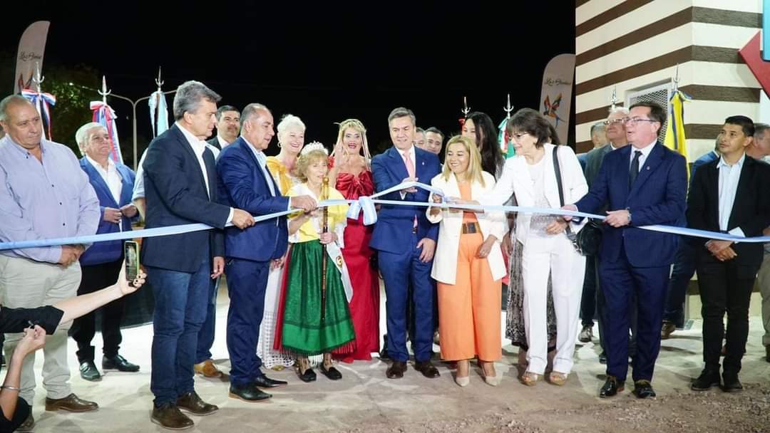 EL GOBERNADOR ZDERO INAUGURÓ LA EDICIÓN N°50 DE LA FIESTA PROVINCIAL DEL INMIGRANTE EN LAS BREÑAS.